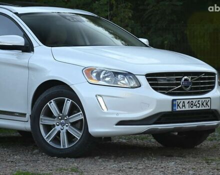 Белый Вольво ХС60, объемом двигателя 2 л и пробегом 139 тыс. км за 18999 $, фото 2 на Automoto.ua