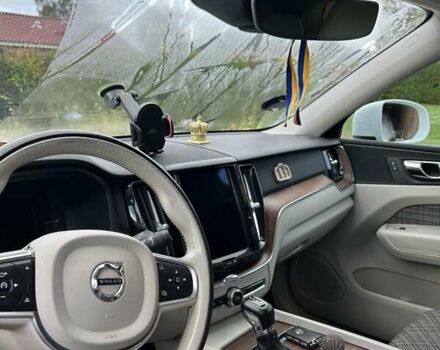 Белый Вольво ХС60, объемом двигателя 1.97 л и пробегом 223 тыс. км за 25808 $, фото 2 на Automoto.ua