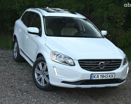 Белый Вольво ХС60, объемом двигателя 2 л и пробегом 139 тыс. км за 18999 $, фото 4 на Automoto.ua