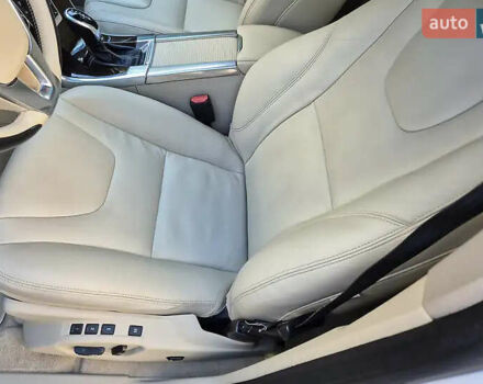 Белый Вольво ХС60, объемом двигателя 2 л и пробегом 95 тыс. км за 13000 $, фото 5 на Automoto.ua