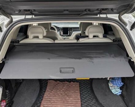 Белый Вольво ХС60, объемом двигателя 1.97 л и пробегом 98 тыс. км за 36000 $, фото 2 на Automoto.ua