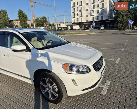 Белый Вольво ХС60, объемом двигателя 2 л и пробегом 95 тыс. км за 13000 $, фото 2 на Automoto.ua