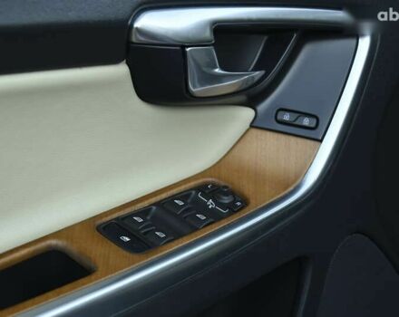 Белый Вольво ХС60, объемом двигателя 2 л и пробегом 139 тыс. км за 18999 $, фото 20 на Automoto.ua