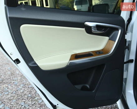 Белый Вольво ХС60, объемом двигателя 1.97 л и пробегом 139 тыс. км за 18600 $, фото 32 на Automoto.ua