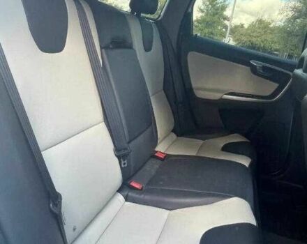 Белый Вольво ХС60, объемом двигателя 2 л и пробегом 74 тыс. км за 4700 $, фото 19 на Automoto.ua