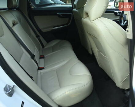 Белый Вольво ХС60, объемом двигателя 1.97 л и пробегом 139 тыс. км за 18600 $, фото 37 на Automoto.ua