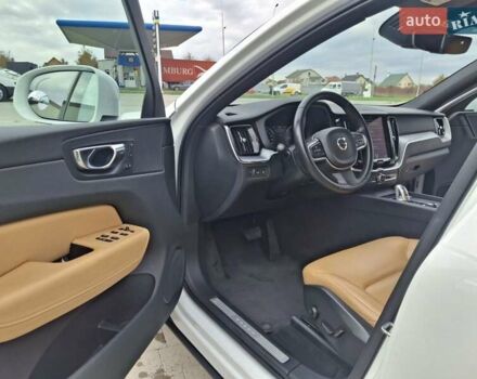 Белый Вольво ХС60, объемом двигателя 1.97 л и пробегом 133 тыс. км за 32000 $, фото 23 на Automoto.ua