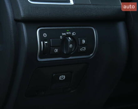 Белый Вольво ХС60, объемом двигателя 1.97 л и пробегом 139 тыс. км за 18600 $, фото 25 на Automoto.ua