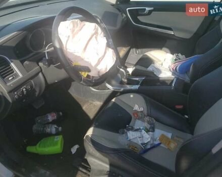 Белый Вольво ХС60, объемом двигателя 2 л и пробегом 102 тыс. км за 3000 $, фото 6 на Automoto.ua