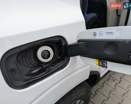 Белый Вольво ХС60, объемом двигателя 1.97 л и пробегом 98 тыс. км за 36000 $, фото 56 на Automoto.ua