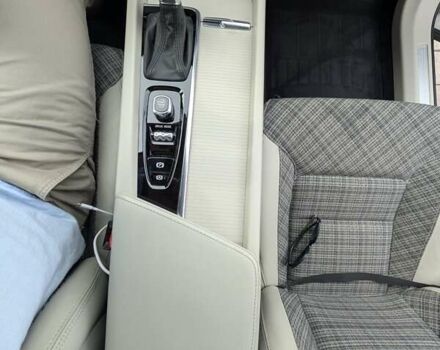 Белый Вольво ХС60, объемом двигателя 1.97 л и пробегом 98 тыс. км за 36000 $, фото 21 на Automoto.ua