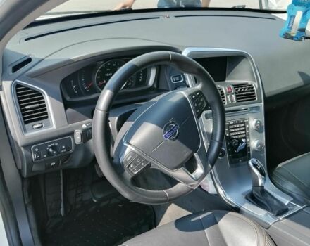 Белый Вольво ХС60, объемом двигателя 2 л и пробегом 395 тыс. км за 13500 $, фото 5 на Automoto.ua