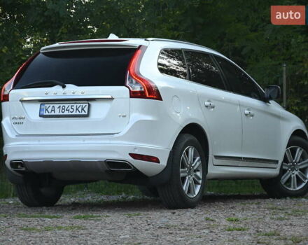 Белый Вольво ХС60, объемом двигателя 1.97 л и пробегом 139 тыс. км за 18600 $, фото 15 на Automoto.ua