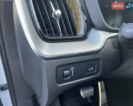 Белый Вольво ХС60, объемом двигателя 2 л и пробегом 330 тыс. км за 25900 $, фото 32 на Automoto.ua