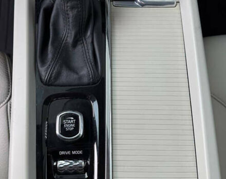 Белый Вольво ХС60, объемом двигателя 1.97 л и пробегом 113 тыс. км за 22199 $, фото 38 на Automoto.ua