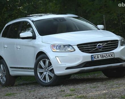 Белый Вольво ХС60, объемом двигателя 2 л и пробегом 139 тыс. км за 18999 $, фото 1 на Automoto.ua