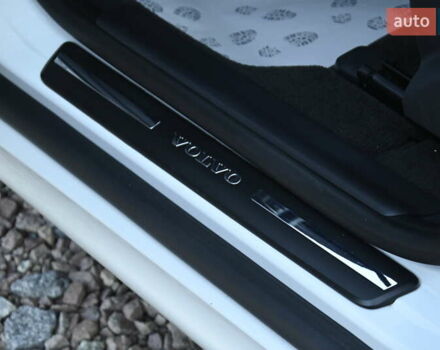 Белый Вольво ХС60, объемом двигателя 1.97 л и пробегом 139 тыс. км за 18600 $, фото 21 на Automoto.ua