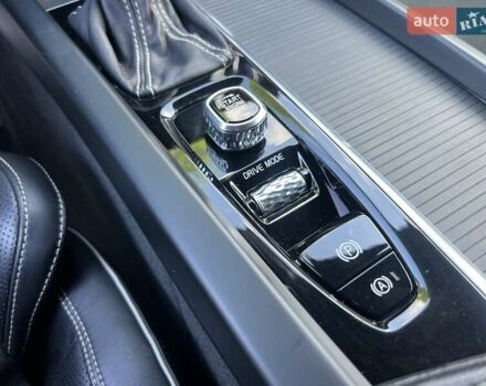 Белый Вольво ХС60, объемом двигателя 2 л и пробегом 330 тыс. км за 25900 $, фото 28 на Automoto.ua