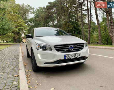 Белый Вольво ХС60, объемом двигателя 2 л и пробегом 99 тыс. км за 23500 $, фото 2 на Automoto.ua
