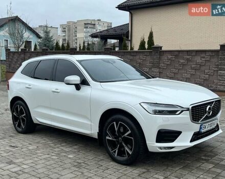 Белый Вольво ХС60, объемом двигателя 2 л и пробегом 330 тыс. км за 25900 $, фото 1 на Automoto.ua