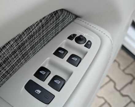 Белый Вольво ХС60, объемом двигателя 1.97 л и пробегом 98 тыс. км за 36000 $, фото 15 на Automoto.ua