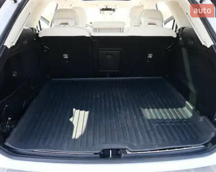 Белый Вольво ХС60, объемом двигателя 1.97 л и пробегом 98 тыс. км за 32900 $, фото 5 на Automoto.ua