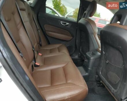 Вольво ХС60 2018 в Харькове на Automoto.ua Белый Вольво ХС60, объемом двигателя 1.97 л и пробегом 44 тыс. км за 12500 $, фото 8 на Automoto.ua