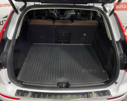 Белый Вольво ХС60, объемом двигателя 1.97 л и пробегом 130 тыс. км за 25950 $, фото 4 на Automoto.ua