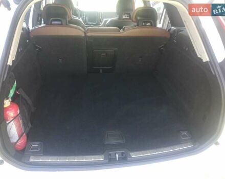 Вольво ХС60 2018 в Житомире на Automoto.ua Белый Вольво ХС60, объемом двигателя 2 л и пробегом 168 тыс. км за 31500 $, фото 8 на Automoto.ua