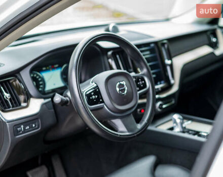 Білий Вольво ХС60, об'ємом двигуна 2 л та пробігом 101 тис. км за 36700 $, фото 3 на Automoto.ua