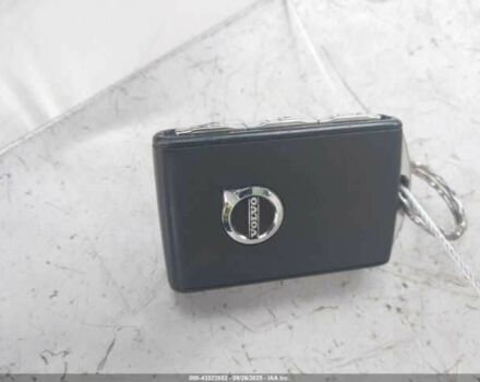 Белый Вольво ХС60, объемом двигателя 2 л и пробегом 72 тыс. км за 7000 $, фото 10 на Automoto.ua