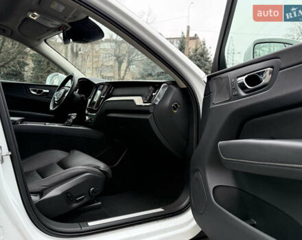 Белый Вольво ХС60, объемом двигателя 1.97 л и пробегом 63 тыс. км за 36800 $, фото 47 на Automoto.ua