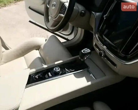 Белый Вольво ХС60, объемом двигателя 1.97 л и пробегом 98 тыс. км за 32900 $, фото 12 на Automoto.ua