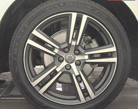 Вольво ХС60 2018 в Житомире на Automoto.ua Белый Вольво ХС60, объемом двигателя 2 л и пробегом 168 тыс. км за 31500 $, фото 21 на Automoto.ua