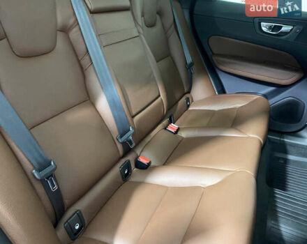 Белый Вольво ХС60, объемом двигателя 1.97 л и пробегом 130 тыс. км за 25950 $, фото 9 на Automoto.ua