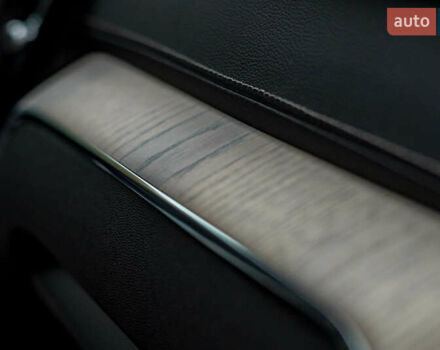 Білий Вольво ХС60, об'ємом двигуна 2 л та пробігом 101 тис. км за 36700 $, фото 32 на Automoto.ua