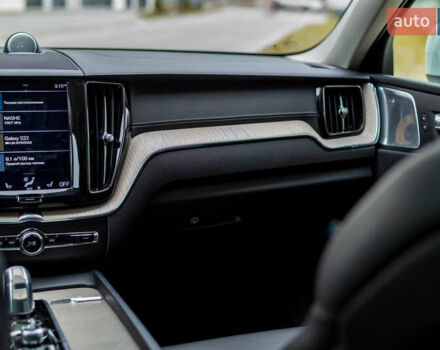 Білий Вольво ХС60, об'ємом двигуна 2 л та пробігом 101 тис. км за 36700 $, фото 37 на Automoto.ua