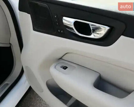 Белый Вольво ХС60, объемом двигателя 1.97 л и пробегом 98 тыс. км за 32900 $, фото 1 на Automoto.ua