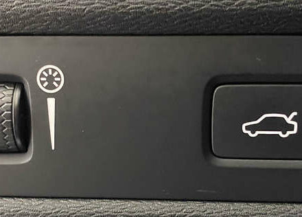 Белый Вольво ХС60, объемом двигателя 1.97 л и пробегом 130 тыс. км за 25950 $, фото 24 на Automoto.ua