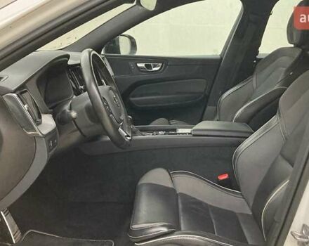 Белый Вольво ХС60, объемом двигателя 1.97 л и пробегом 203 тыс. км за 33750 $, фото 6 на Automoto.ua