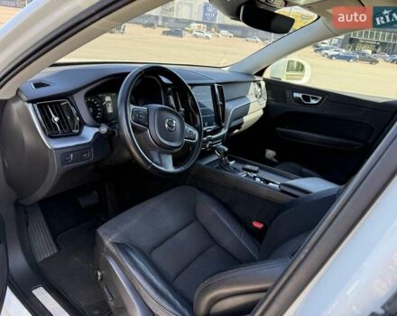 Белый Вольво ХС60, объемом двигателя 1.97 л и пробегом 160 тыс. км за 35000 $, фото 3 на Automoto.ua