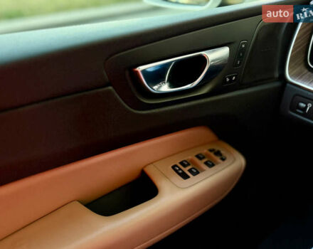 Белый Вольво ХС60, объемом двигателя 1.97 л и пробегом 155 тыс. км за 36000 $, фото 16 на Automoto.ua