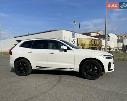 Белый Вольво ХС60, объемом двигателя 1.97 л и пробегом 42 тыс. км за 44500 $, фото 2 на Automoto.ua