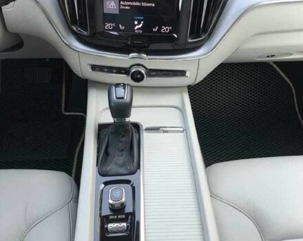 Вольво ХС60 2020 в Киеве на Automoto.ua Белый Вольво ХС60, объемом двигателя 0 л и пробегом 69 тыс. км за 16800 $, фото 10 на Automoto.ua