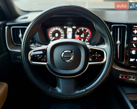 Белый Вольво ХС60, объемом двигателя 1.97 л и пробегом 155 тыс. км за 36000 $, фото 9 на Automoto.ua