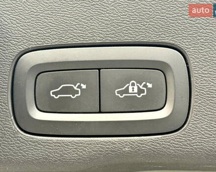 Вольво ХС60 2021 в Киеве на Automoto.ua Белый Вольво ХС60, объемом двигателя 2 л и пробегом 114 тыс. км за 48500 $, фото 45 на Automoto.ua