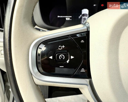 Вольво ХС60 2021 в Киеве на Automoto.ua Белый Вольво ХС60, объемом двигателя 2 л и пробегом 114 тыс. км за 48500 $, фото 29 на Automoto.ua