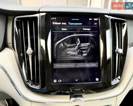 Вольво ХС60 2021 в Киеве на Automoto.ua Белый Вольво ХС60, объемом двигателя 2 л и пробегом 114 тыс. км за 48500 $, фото 37 на Automoto.ua