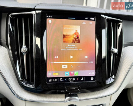 Вольво ХС60 2021 в Киеве на Automoto.ua Белый Вольво ХС60, объемом двигателя 2 л и пробегом 114 тыс. км за 48500 $, фото 34 на Automoto.ua