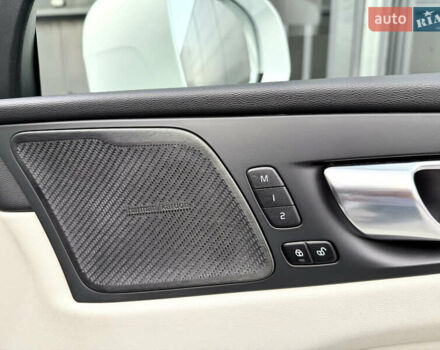 Вольво ХС60 2021 в Киеве на Automoto.ua Белый Вольво ХС60, объемом двигателя 2 л и пробегом 114 тыс. км за 48500 $, фото 51 на Automoto.ua